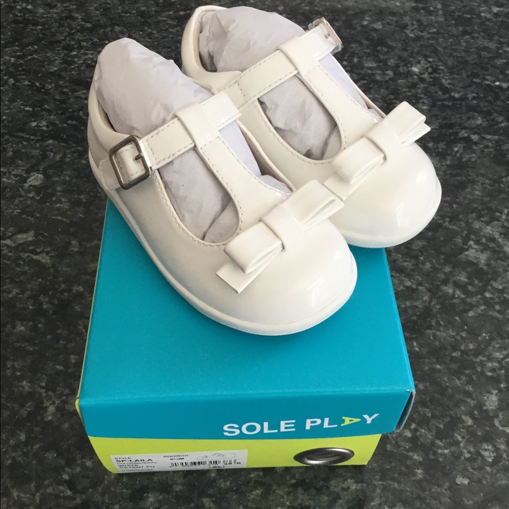 Brand new toddler white dress shoes size 6.5